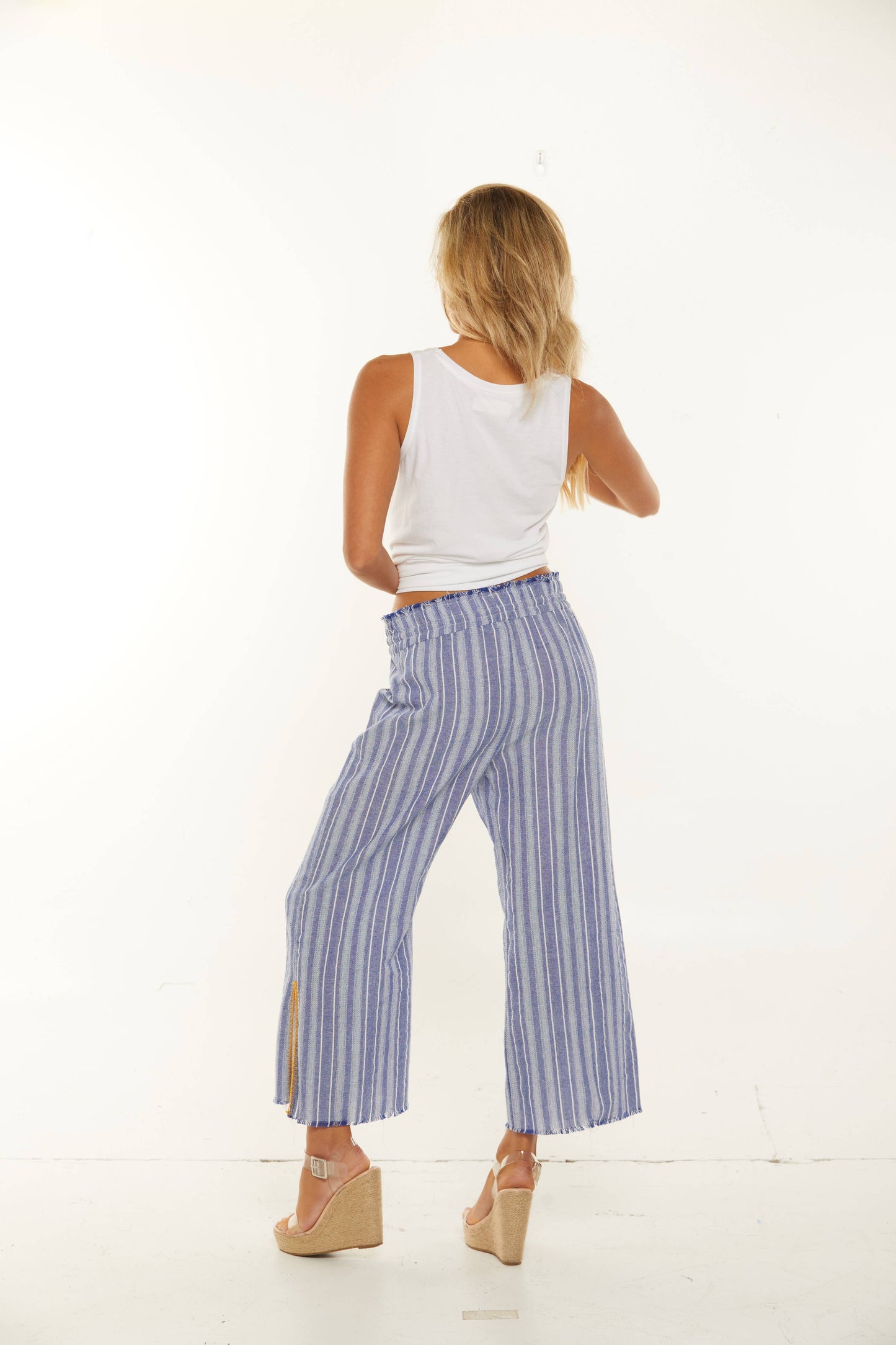 La Class - Frayed Beach Pant with Side Slit: X-large / White/Navy $50