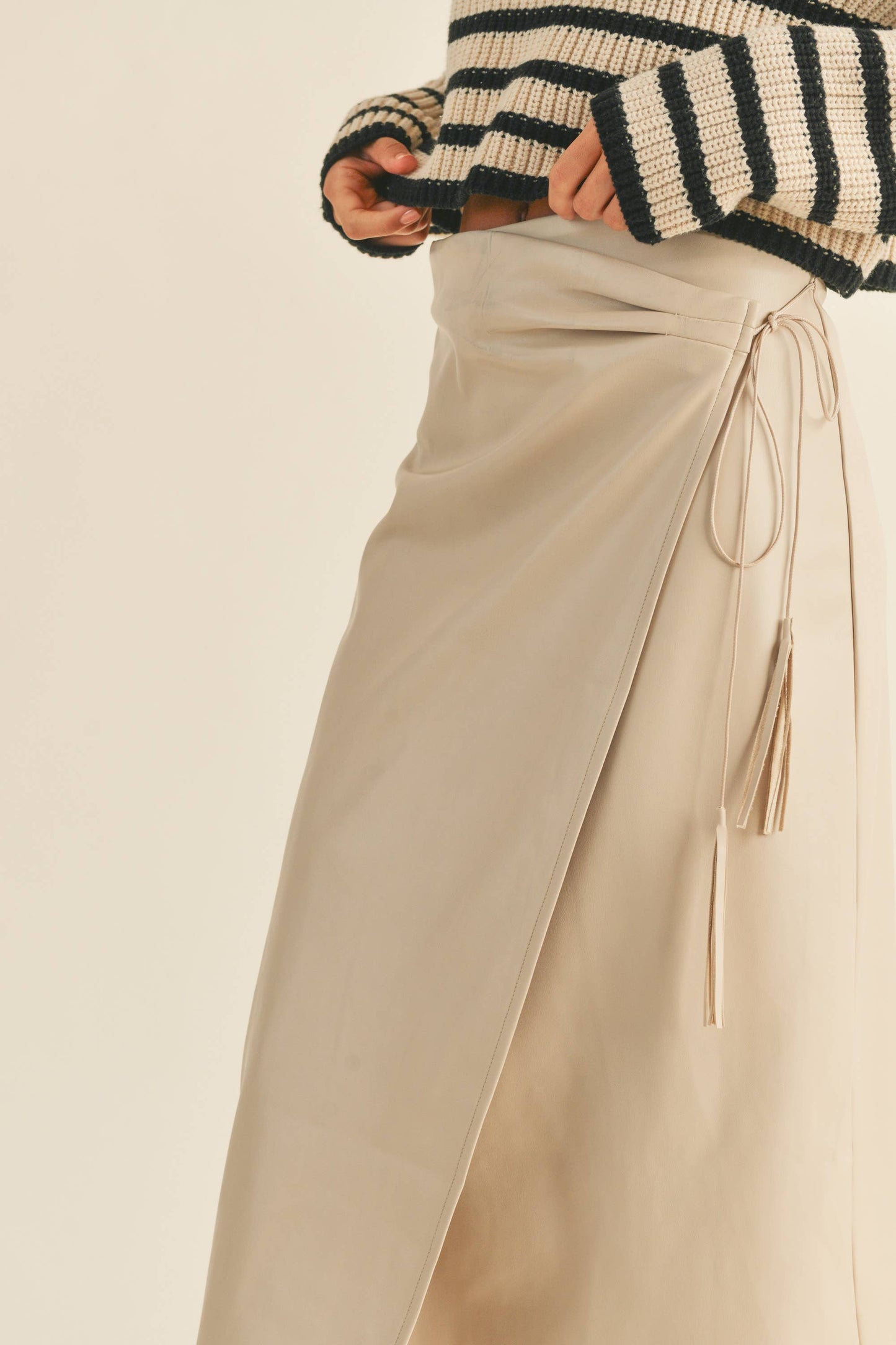 S1527   PLEATHER WRAP SKIRT: S / BLACK $75.00