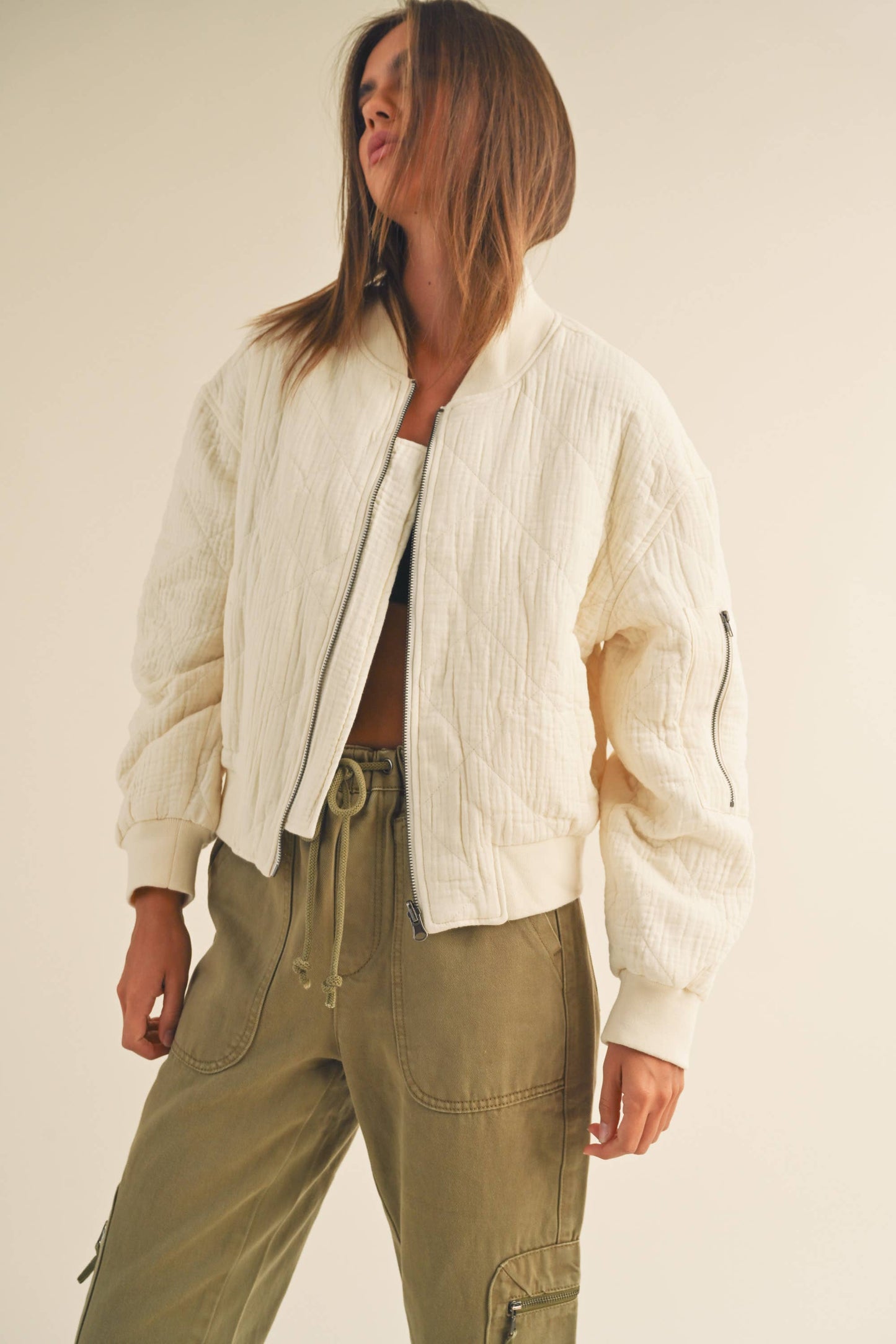 J719   QUILTED GAUZE FABRIC BOMBER JACKET: STONE / L $90.00