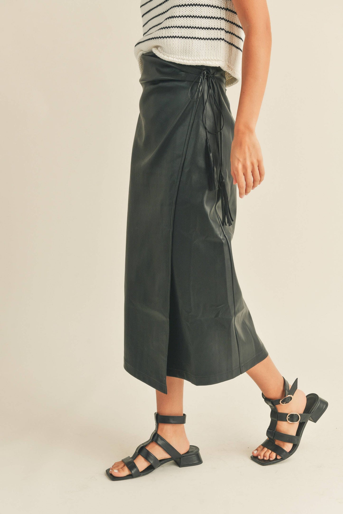 S1527   PLEATHER WRAP SKIRT: S / BLACK $75.00