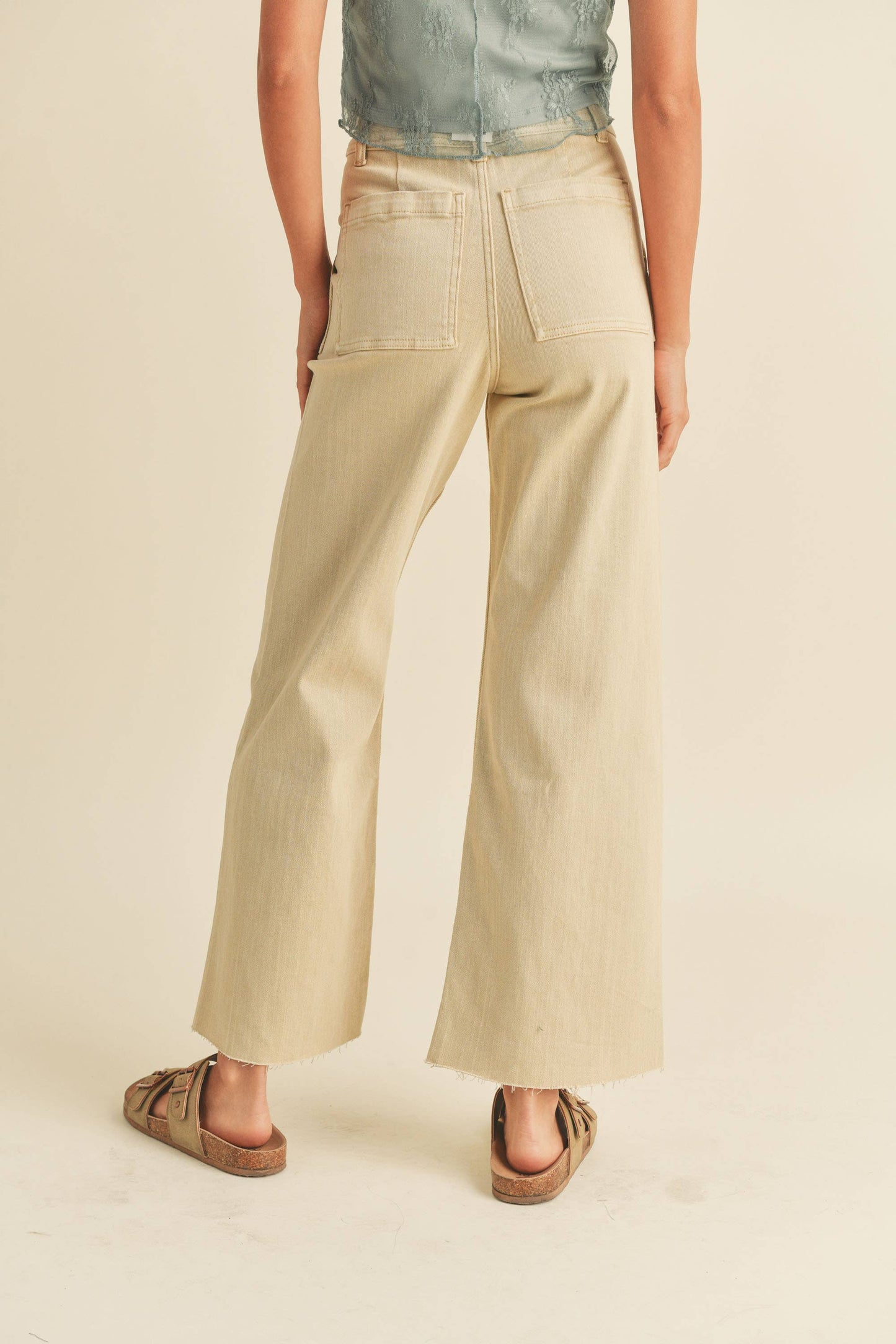 P2112     DYE AND WASH COTTON STRETCH WIDELEG PANTS: BEIGE / S $72.00