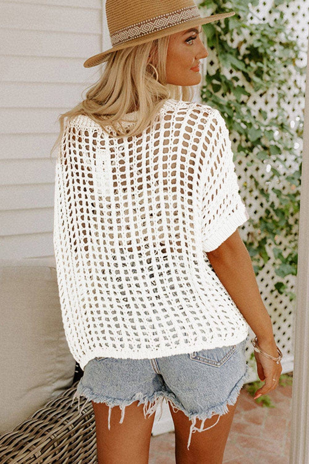 Liam & Company - Cielo Knit Pullover: L / 100%Acrylic / White $55