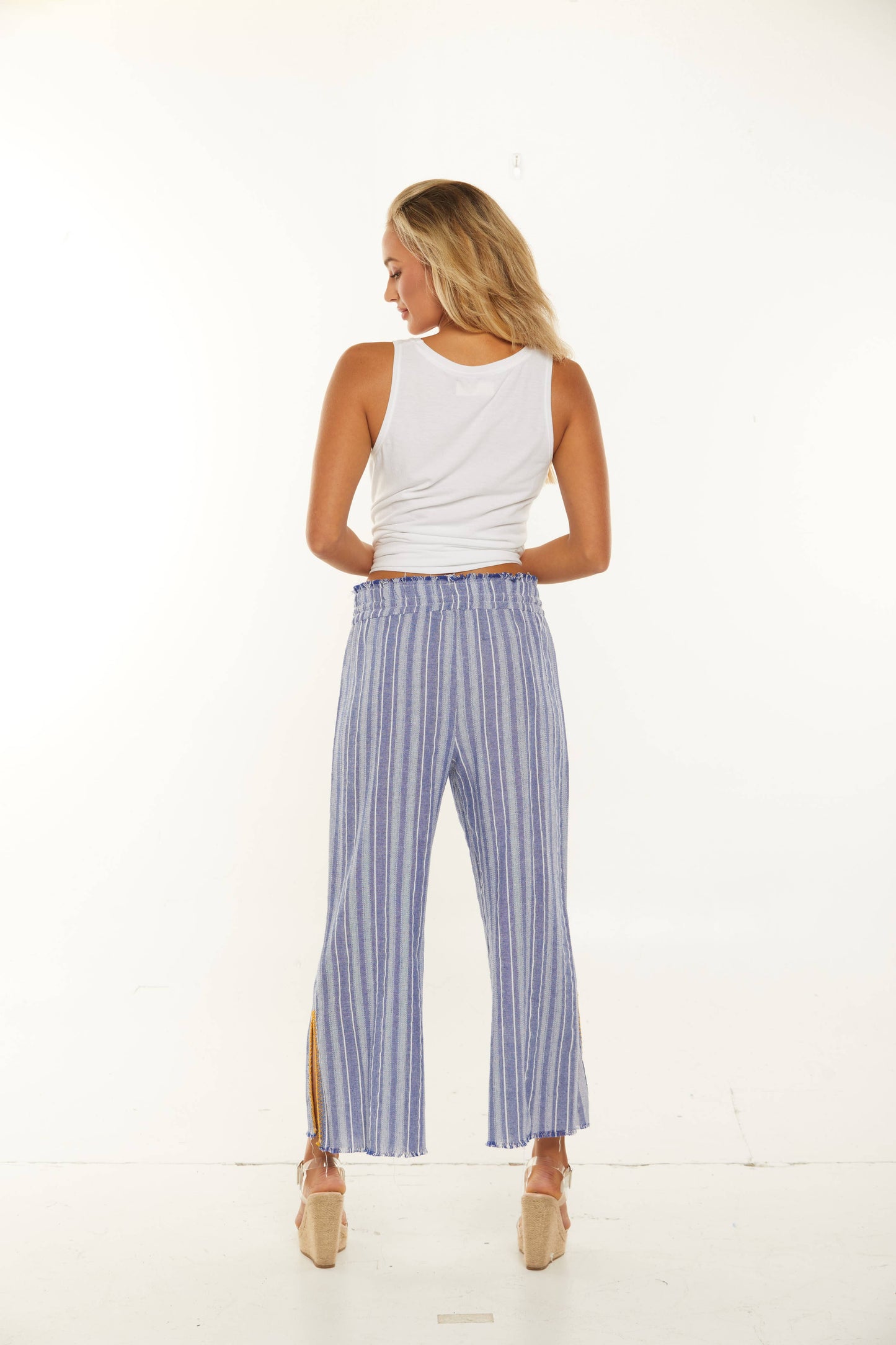 La Class - Frayed Beach Pant with Side Slit: X-large / White/Navy $50