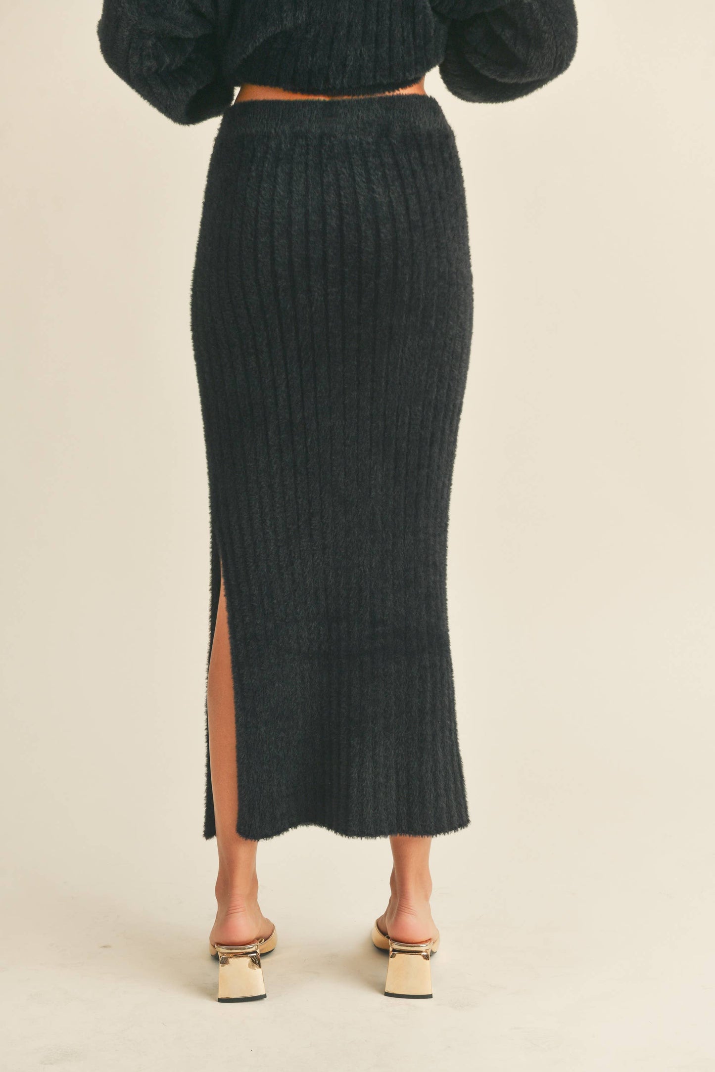 S2728ST   RIBBED KNEE LENGTH SWEATER SKIRT: M / CHESTNUT $65.00