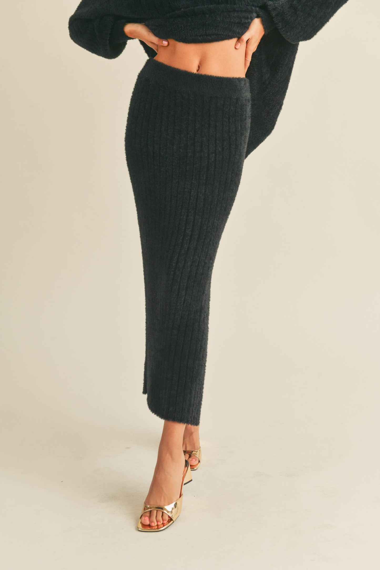 S2728ST   RIBBED KNEE LENGTH SWEATER SKIRT: M / CHESTNUT $65.00