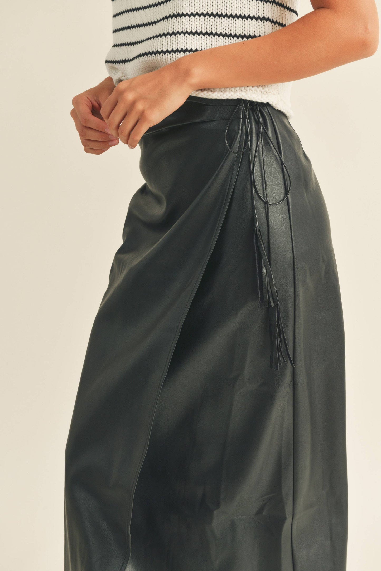 S1527   PLEATHER WRAP SKIRT: S / BLACK $75.00