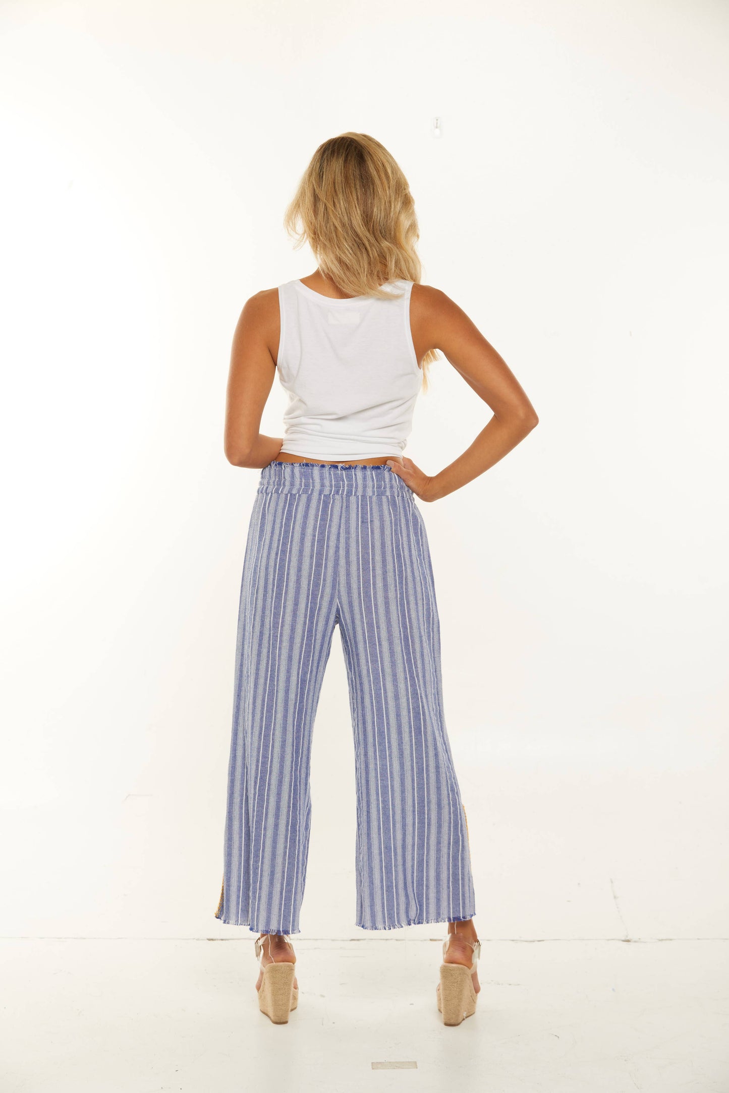 La Class - Frayed Beach Pant with Side Slit: Small / White/Navy $50