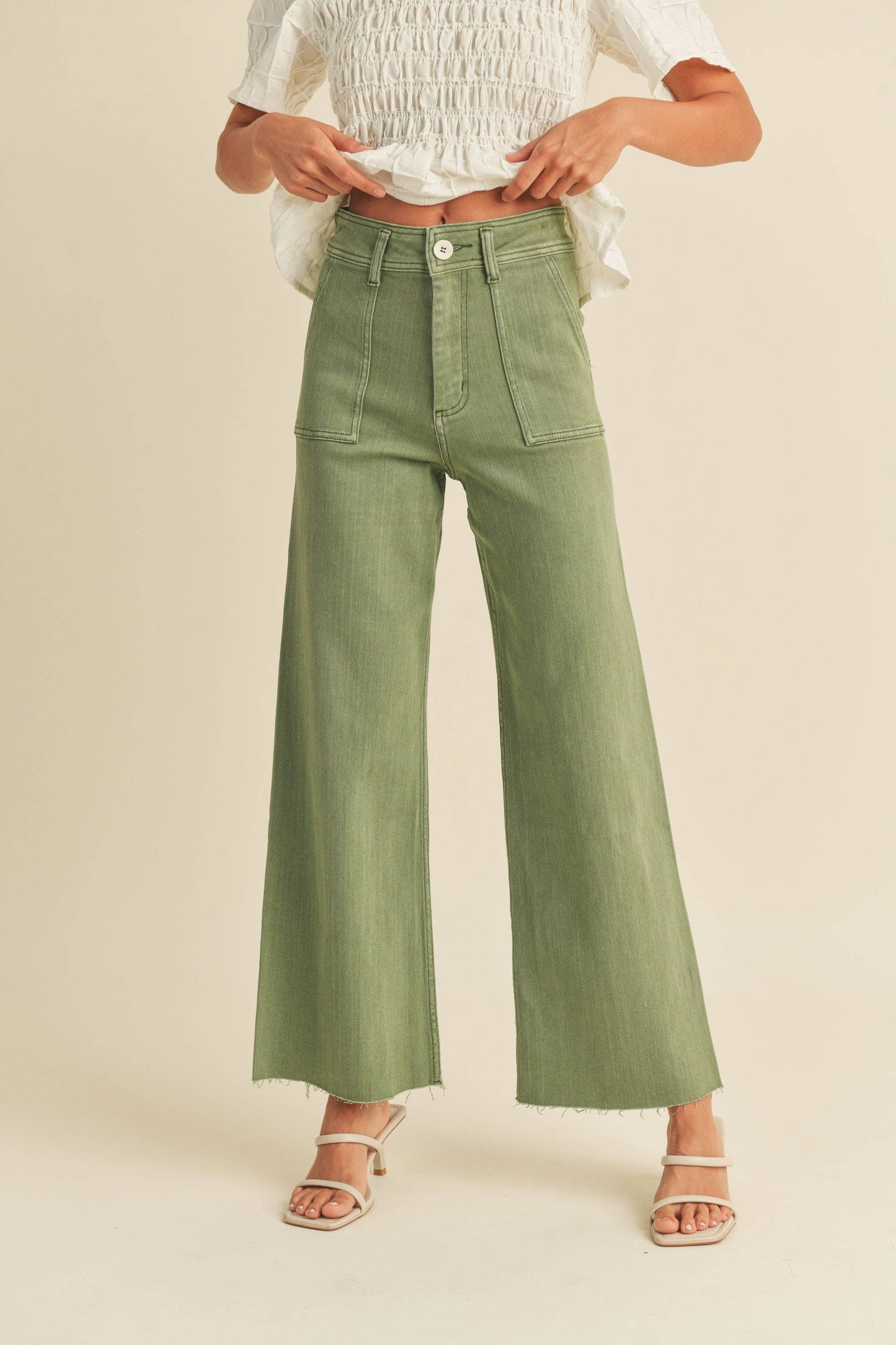 P2112     DYE AND WASH COTTON STRETCH WIDELEG PANTS: BEIGE / S $72.00