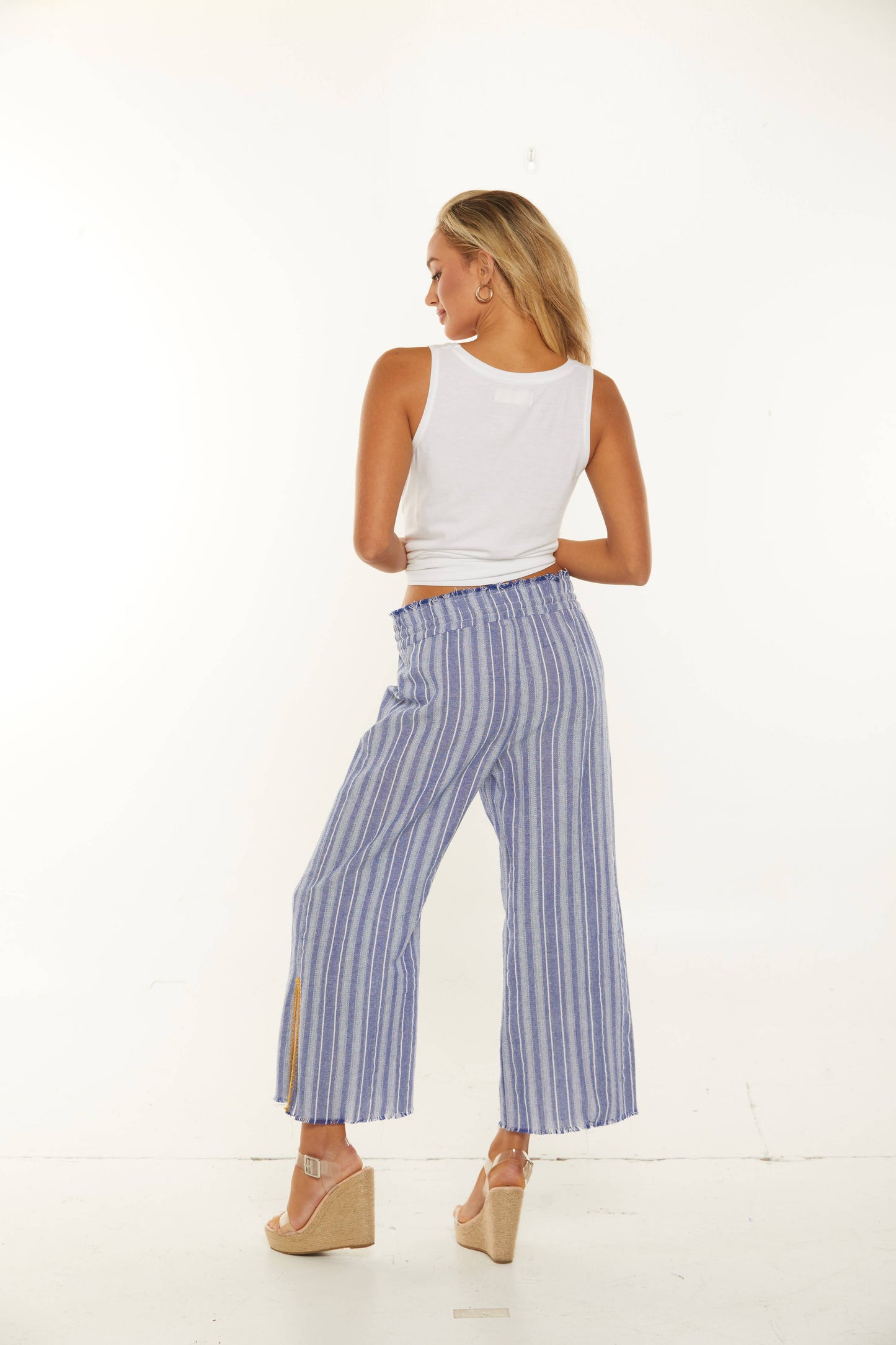 La Class - Frayed Beach Pant with Side Slit: Medium / White/Navy $50