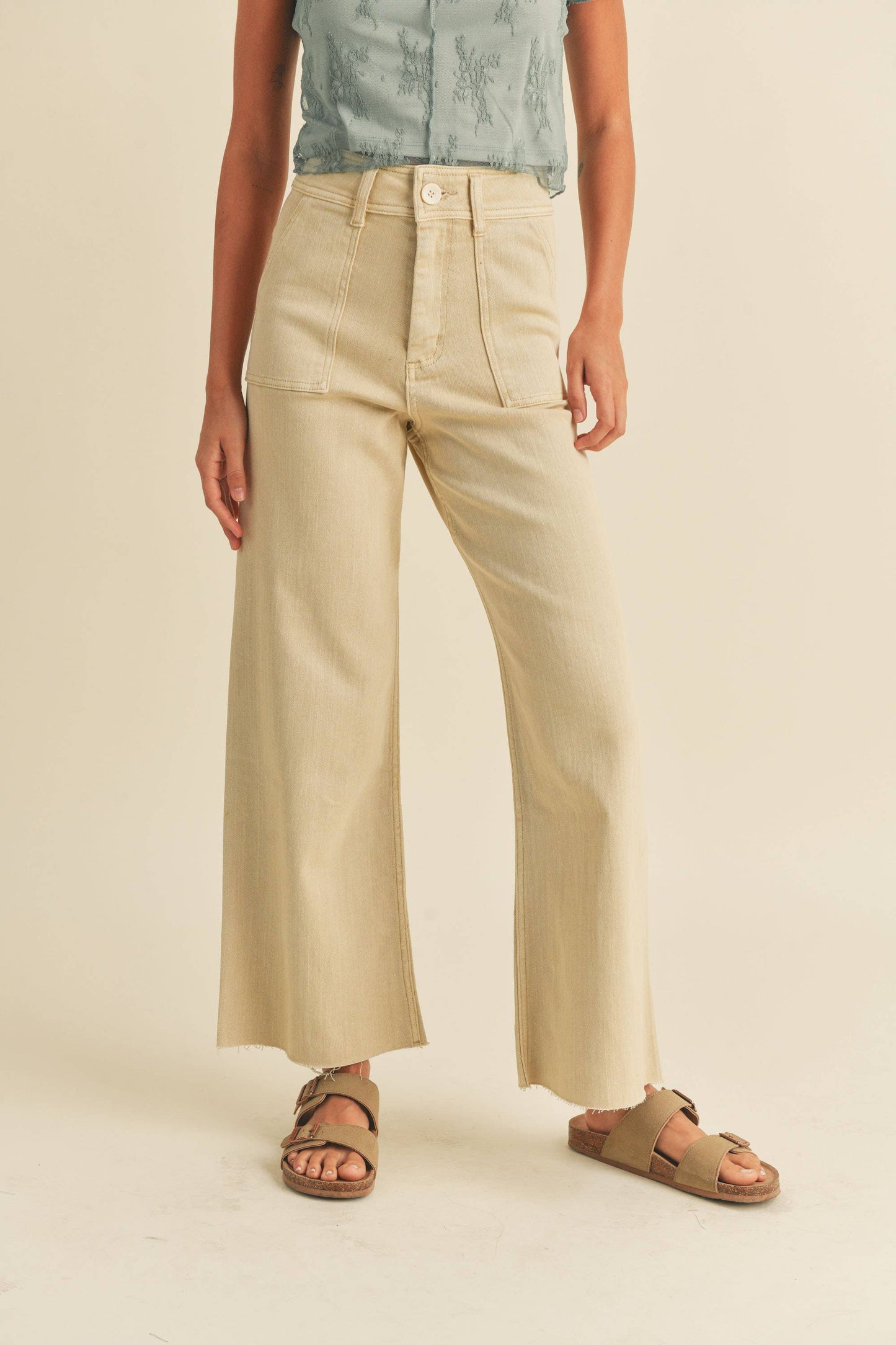 P2112     DYE AND WASH COTTON STRETCH WIDELEG PANTS: BEIGE / S $72.00